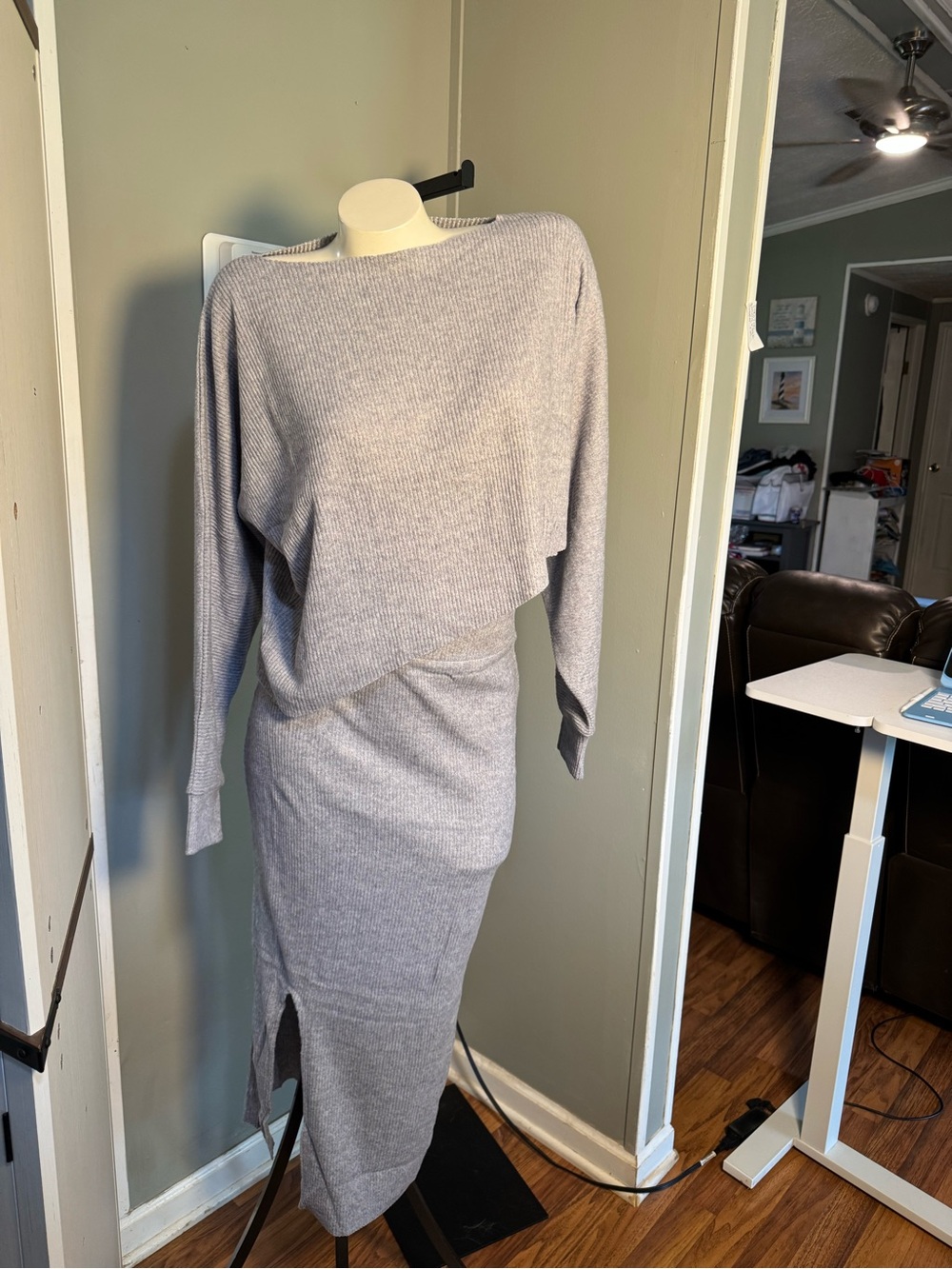 NWOT Zenana Brushed Hacci Long Sleeve 2pc top and skirt set. Lite Gray.